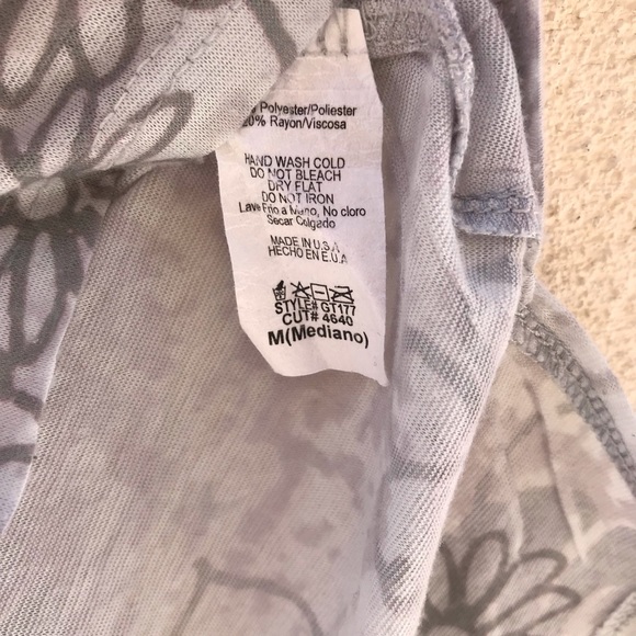 Cute summer gray & maroon floral top - Picture 3 of 5